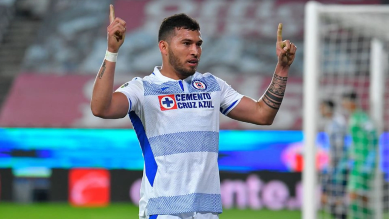 «Juan Escobar a un Paso de Fichar con Toluca: ¿Fin del Trato con Pumas? Detalles del Inminente Cambio y la Tensión en su Salida de Cruz Azul»